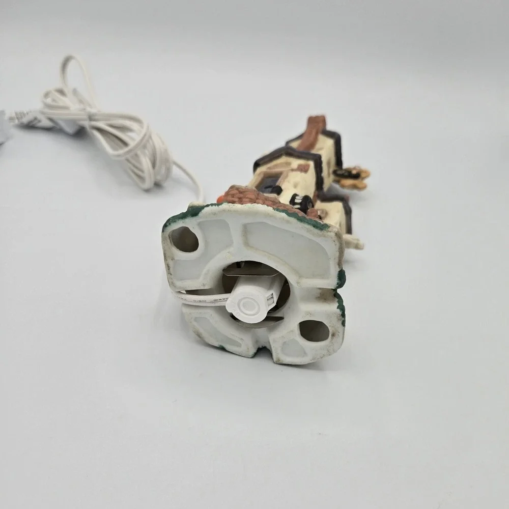 Vtg Ceramic Porcelain Haunted House Decoration‎ With Light